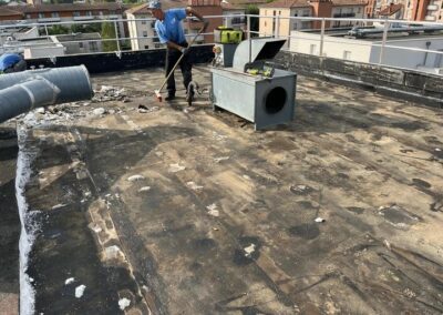 nettoyage du terrasse avant mise en place d'étanchéité